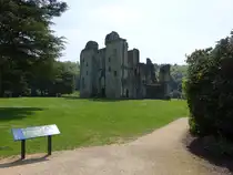 Tisbury, Wardour Castle, erbaut ab 1390, im englischen B�rgerkrieg zerst�rt (11.05.2024)