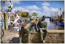 Skulptur am Hafen von Neuharlingersiel an der Nordsee (Ostfriesland) Mitte Mai 2024