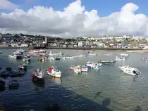 St. Ives, Ausblick vom Smeaton Pier auf den Hafen und die Altstadt (15.05.2024)
