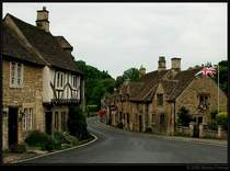 Main Street - Die Hauptstra�e von Castle Combe in der Grafschaft Wiltshire, UK