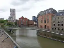 Bristol, Castle Bridge am Castle Park, erbaut durch das Architektenb�ro Bush Consultant (16.05.2024)