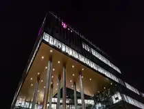 Zentrale HQ (Headquarter) der  Ungarische Telekom  (Tochterfirma der Deutsche Telekom) in Budapest, �llői �t, fotografiert in Dezember, 2023.