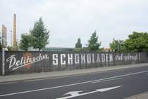 B�hme Schokoladenwerke Delitzsch, Eigenwerbung entlang der D�bener Stra�e
