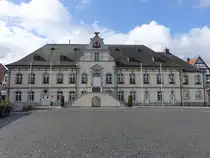 Lippstadt, Rathaus in der Langen Stra�e, erbaut von 1773 bis 1775 (11.06.2024)
