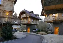 Seelbach im Schuttertal/mittlerer Schwarzwald, neu erbautes Feriendorf aus 10 kreisf�rmig angeordneten Baumh�usern, Jan.2024