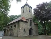 Bad Waldliesborn, Pfarrkirche St. Josef, erbaut von 1929 bis 1930 durch die Architekten Alexander Cazin und H. Lohmann (10.06.2024)