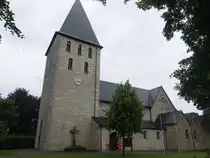 H�rste, Pfarrkirche St. Martinus, erbaut im 12. Jahrhundert (10.06.2024)