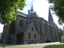 H�sten, Pfarrkirche St. Petri, erbaut von 1860 bis 1861 durch den Architekten Vincenz Statz (09.06.2024)