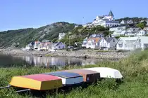 Der kleine Ort M�lle im s�dschwedischen Provinz Sk�ne. Die Lage am Kattegat am Eingang zur Bucht des Sk�lderviken bewirkte, dass der Ort schon fr�h touristisch erschlossen wurde. Aufnahme: 26. Juni 2024.