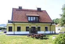 Das ehemalige Bahnhofsgeb�ude in M�lle in Sk�ne (Schonen), Schweden. Aufnahme: 27. Juni 2024.