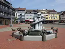 Hamm, Tierbrunnen und H�user am Marktplatz (07.06.2024)