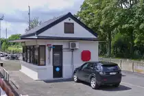 Schleusenw�rterhaus an der Schleuse Lanaken aufgenommen bei einer Schleusenfahrt. 07.2024