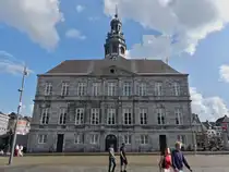 Das Gemeindehaus in Maastricht, nachdem die Markst�nde am Markttag abgebaut sind. 07.2024 Maastricht. 07.2024