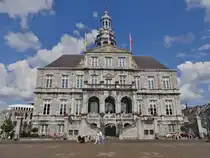 Das Gemeindehaus in Maastricht, nachdem die Markst�nde am Markttag, jeweils Mittwochs und Freitags bis 15 Uhr, abgebaut sind. 07.2024 Maastricht. 07.2024