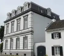 Wohnhaus aufgenommen bei einem Spaziergang durch Maastricht. 07.2024