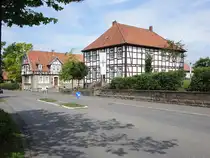 Ossendorf, Pfarrheim und Fachwerkhaus an der Rimbeker Stra�e (31.05.2024)