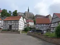 Warburg, Fachwerkh�user an der Josef Kohlschein Stra�e (31.05.2024)