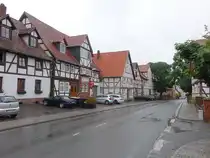 Westuffeln, Fachwerkh�user am Kirchplatz (30.05.2024)