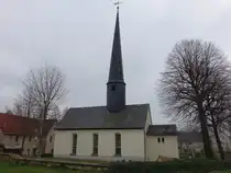 Neuenm�rbitz, evangelische St. Katharinen Kirche, erbaut von 1742 bis 1743 (31.03.2024)