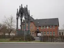 Grossg�rschen, Denkmal von 1817 f�r den Prinzen von Hessen-Homburg (30.03.2024)