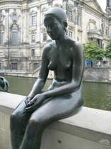 M�dchen am Spreeufer, gegen�ber der Berliner Dom, 2.9.2008