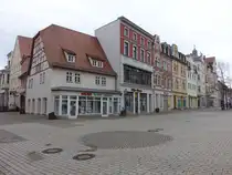 Zeitz, H�user und Gesch�fte am Ro�markt (29.03.2024)