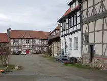 Vienenburg, Fachwerkh�user innerhalb der Burganlage (22.03.2024)