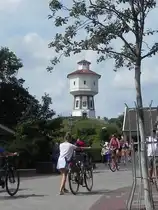 Der Wasserturm von Langeoog am 15.08.24. Der 1909 erbaute Turm ist das Wahrzeichen der deutschen Nordseeinsel Langeoog in Ostfriesland/Niedersachsen.