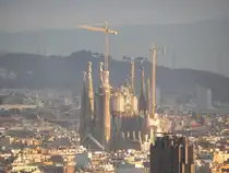 Die Sagrada Familia in Barcelona im Morgenlicht des 11.10.2016. Die Sagrada Fam�lia ist eine r�misch-katholische Basilika des Modernisme in Barcelona und gilt als das Hauptwerk des katalanischen Baumeisters Antoni Gaud�. Ihr Bau wurde 1882 begonnen und dauert bis in die Gegenwart an.