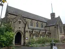 Petworth, Pfarrkirche St. Mary, erbaut im 13. Jahrhundert, Nordschiff 14. Jahrhundert, Turm erh�ht 1804 (07.09.2024)