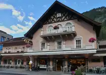 Geb�ude einer B�ckerei, gesehen bei einem Rundgang durch Mayrhofen. 08.2024