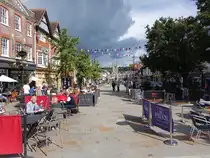 Henley-on-Thames, Cafes und H�user am Market Place (08.09.2024)