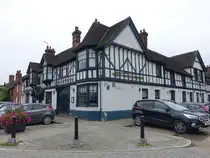 Beaconsfield, The Royal Saracens Hotel in der Windsor End Stra�e (09.09.2024)