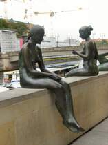 M�dchen am Spreeufer, 2. 9. 2008 Berlin