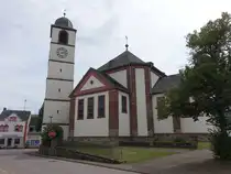 Bachem, Pfarrkirche St. Willibrord, erbaut von 1923 bis 1924 durch den Architekten Julius Wirtz (01.08.2024)