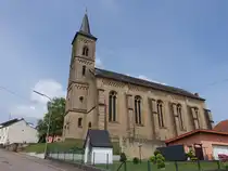 Kirf, Pfarrkirche St. Remigius, neugotischer Saalbau, erbaut von 1863 bis 1864 (03.08.2024)