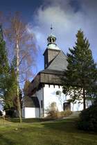 Die Lauterbacher Wehrkirche von der Friedhofsseite aus gesehen; April 2004.