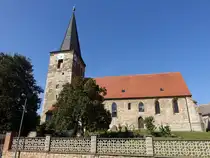 Obereichst�dt, evangelische St. Nicolai Kirche, Saalbau mit Westturm, erbaut im 14. Jahrhundert (21.09.2024)