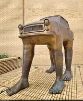 Ein Trabi vor dem Landtag des F�rstentums Liechtenstein? Da f�hlt man sich als Ostdeutscher ja fast heimisch.
Zu bestaunen ist in Vaduz die  Walking Car Sculpture , die aus einem Trabant gefertigt wurde.

🕓 1.8.2024 | 17:34 Uhr