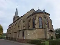 Gro�rosseln, Pfarrkirche St. Wendalinus, erbaut von 1883 bis 1884 nach Pl�nen des Architekten Karl Arendt im neoromanischen Stil (12.10.2024)