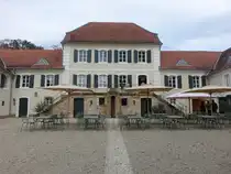 Karlsbrunn, Jagdschloss, erbaut von 1769 bis 1783 durch F�rst Ludwig von Nassau-Saarbr�cken, erweitert von 1783 bis 1786 durch Balthasar Wilhelm Stengel (12.10.2024)