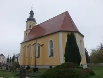 Belgershain, barocke St. Johannes Kirche, erbaut von 1682 bis 1684 (02.11.2024)