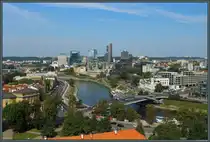 Blick von der Oberen Burg auf den Fluss Neris und das Stadtzentrum von Vilnius. (03.09.2024)