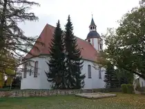Leipnitz, evangelische Kirche, erbaut von 1701 bis 1704, Kirchturm erbaut 1790 (02.11.2024)