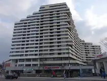 Neu-Ulm, Donaucenter, erbaut von 1971 bis 1974 durch den Architekten H. M. Wein (07.03.2021)