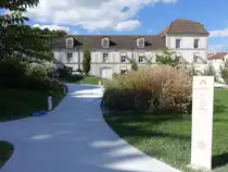 Chalons-en-Champagne, Kellerei Joseph Perrier in der Ave. de Paris (05.10.2024)