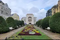 Gr�nanlage und Opernhaus von Timișoara (RO) am Piața Victoriei.

🕓 11.9.2024 | 15:37 Uhr