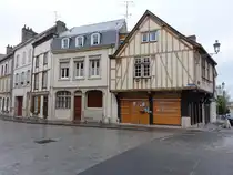 Reims, historische H�user in der Rue Saint-Julien (06.10.2024)