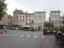 Nancy, H�user und Statue Rene II. am Place St. Epvre (07.10.2024)