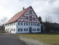 Markt Rettenbach, historische M�hle, zweigeschossiger Satteldachbau, erbaut 1733 (11.01.2025)